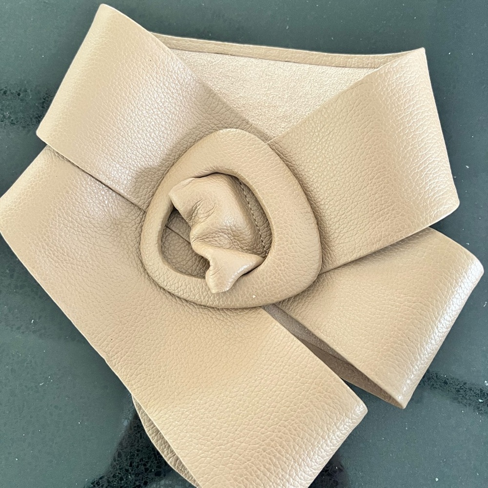 Genuine Leather Wide Wrap Belt Size medium 42” length tan